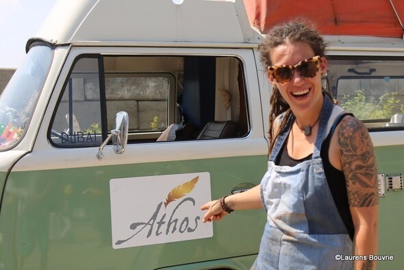 DE ATHOS-PIZZABAKKERS ZIJN DE BESTE VRIENDEN VAN DE 'SPHINX' BAM-BOUWVAKKERS